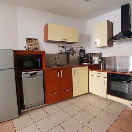 Daire Grand T2 En Plein Centre Avec Parking Gratuit Nîmes